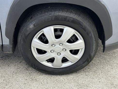 Used 2023 Toyota Corolla Cross L image 43