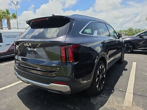 Certified 2025 Kia Sorento SX FWD image 16
