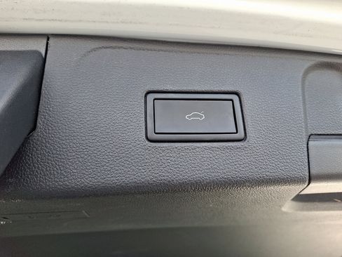 Certified 2023 Volkswagen Atlas SE w/ Panoramic Sunroof Package image 31