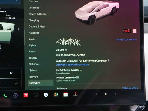 Used 2024 Tesla Cybertruck AWD Crew Cab image 15