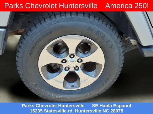 Used 2017 Jeep Wrangler Unlimited Sahara w/ Connectivity Group AWD/4WD image 33