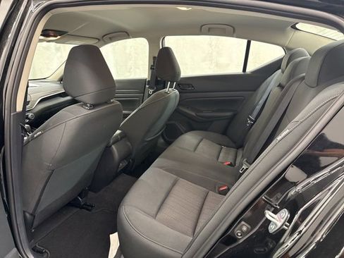 Used 2025 Nissan Altima 2.5 SV FWD image 17