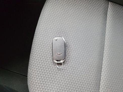 Used 2020 Kia Soul LX FWD image 32