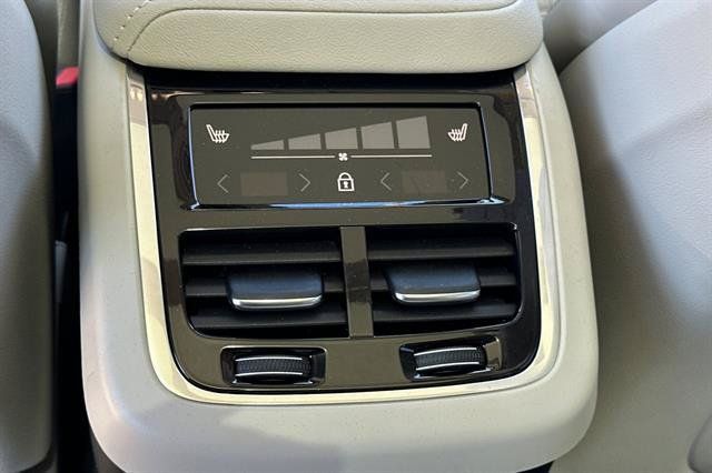 Used 2026 Volvo XC60 B5 Ultra w/ Protection Package Premier AWD/4WD image 13