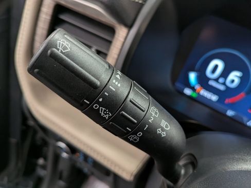 Used 2023 Ford Expedition Limited image 17