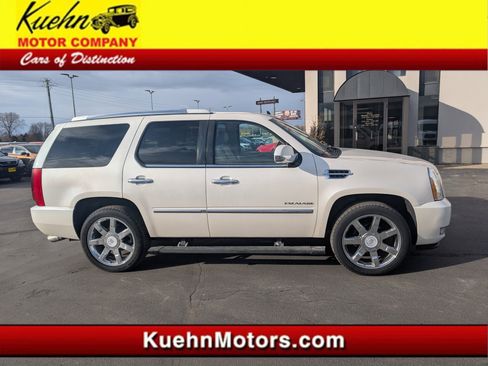Used 2012 Cadillac Escalade Luxury image 1