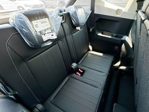 Used 2024 Volkswagen Tiguan SE FWD image 30