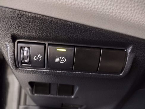 Used 2023 Toyota Corolla Cross LE image 23