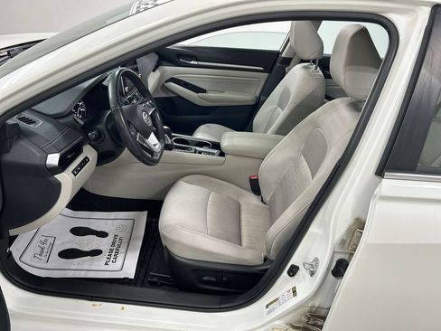 Used 2022 Nissan Altima 2.5 SV w/ SV Premium Package AWD/4WD image 9