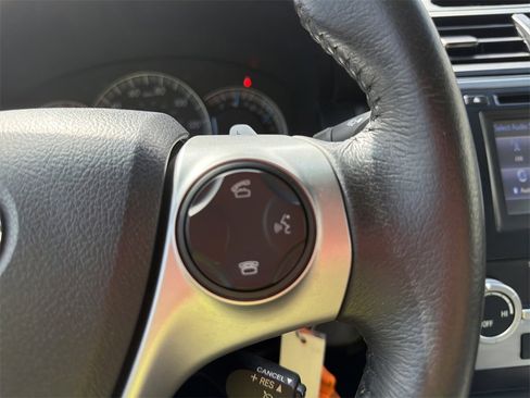 Used 2014 Toyota Camry SE image 25