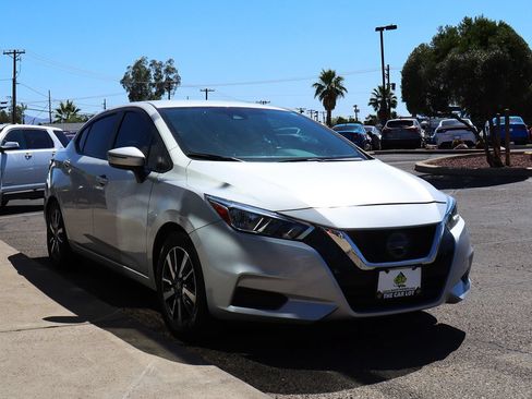 Used 2021 Nissan Versa SV FWD image 14
