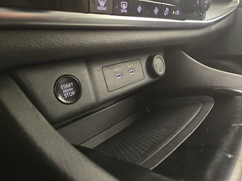 Used 2024 Nissan Rogue SV image 24