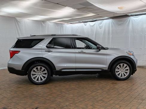 Certified 2022 Ford Explorer Limited w/ Equipment Group 301A AWD/4WD image 8