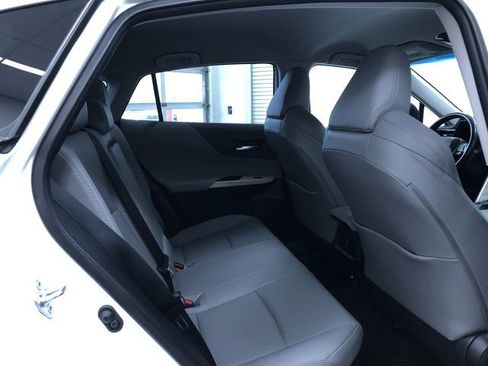 Certified 2022 Toyota Venza XLE image 23