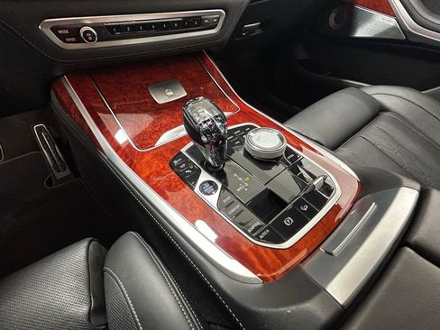 Used 2022 BMW ALPINA XB7 image 22