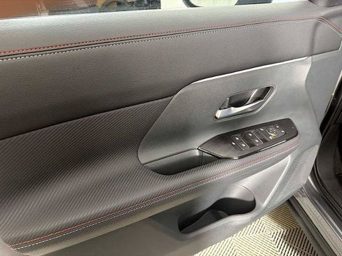 Certified 2025 Nissan Kicks SR AWD/4WD image 15