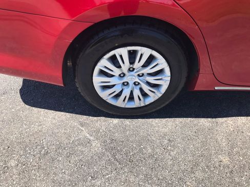 Used 2014 Toyota Camry LE FWD image 40