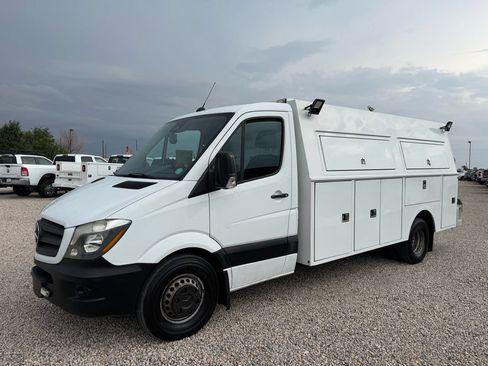Used 2017 Mercedes-Benz Sprinter 3500 w/ Suspension Package II image 4