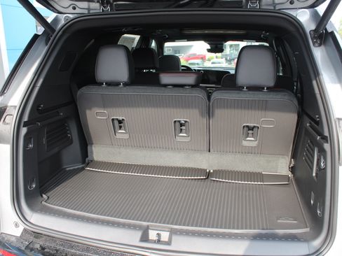 New 2026 Chevrolet Traverse RS w/ LPO, Floor Liner Package AWD/4WD image 18