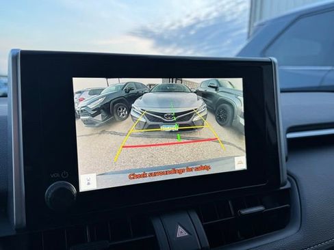 Used 2025 Toyota RAV4 XLE image 4