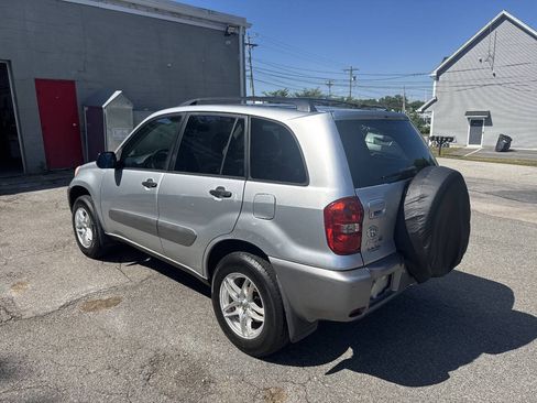 Used 2005 Toyota RAV4 4WD image 6