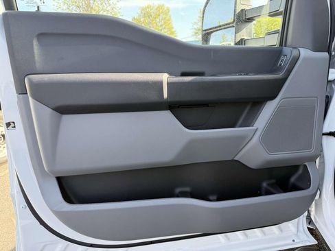 New 2025 Ford F250 XL w/ XL Chrome Package image 8
