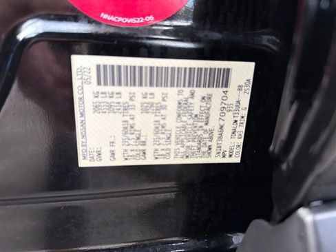 Used 2022 Nissan Rogue SV image 34