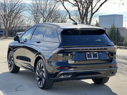 New 2026 Lincoln Nautilus Reserve w/ Jet Appearance Package image 7