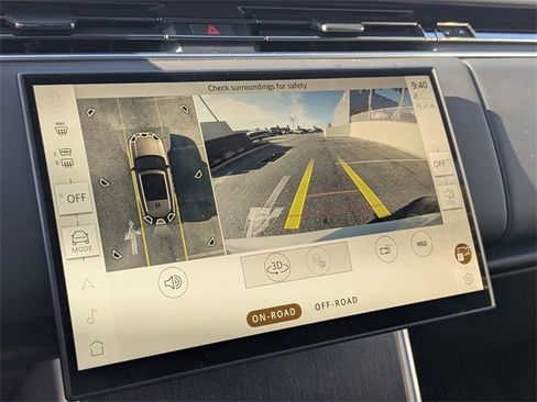 Used 2025 Land Rover Range Rover SE image 18