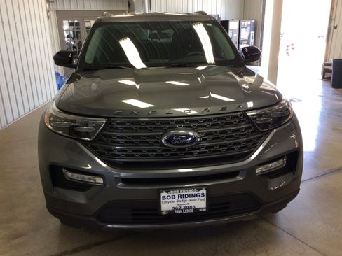 Used 2023 Ford Explorer XLT w/ Equipment Group 202A image 9
