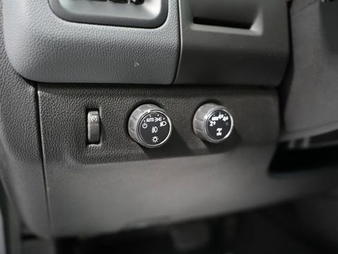 Used 2019 Chevrolet Colorado Z71 w/ Z71 Midnight Edition image 12