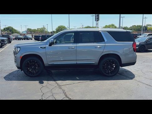 Certified 2023 GMC Yukon SLT w/ SLT Luxury Package AWD/4WD image 5