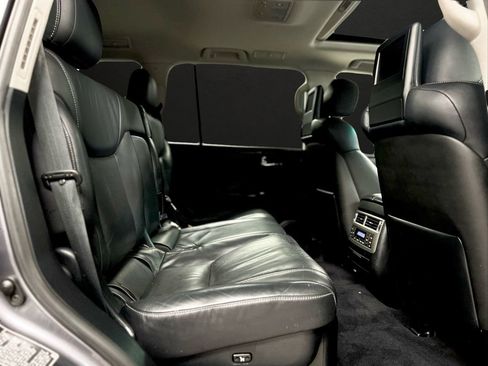 Used 2015 Lexus LX 570 4WD w/ Luxury Package image 24