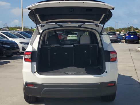 Used 2023 Honda Pilot LX image 9