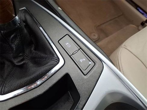 Used 2010 Cadillac SRX Luxury image 23