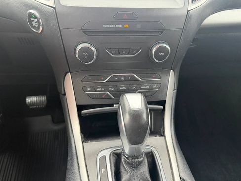 Used 2017 Ford Edge SEL w/ Equipment Group 201A AWD/4WD image 21