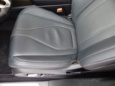 Used 2025 Acura RDX SH-AWD w/ Technology Package image 18