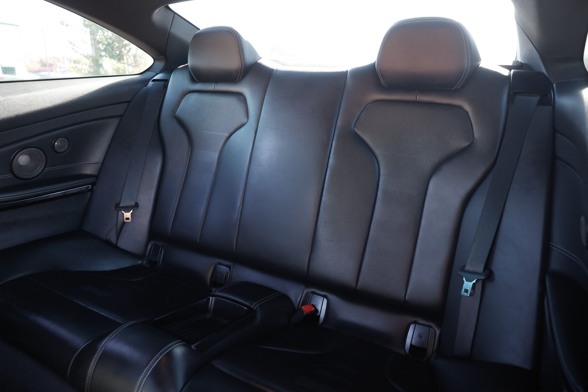 Used 2019 BMW M4 Coupe w/ Executive Package RWD image 12