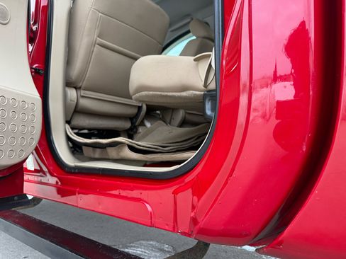 Used 2011 Nissan Titan SV image 20