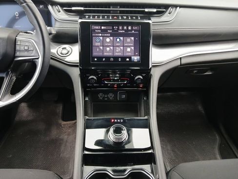 Used 2022 Jeep Grand Cherokee L Laredo w/ Luxury Tech Group I RWD image 3