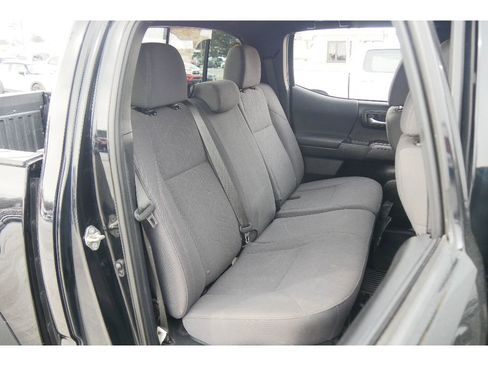 Used 2019 Toyota Tacoma TRD Off-Road w/ Technology Package image 18