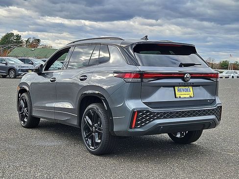 New 2026 Volkswagen Tiguan SE R-Line image 6