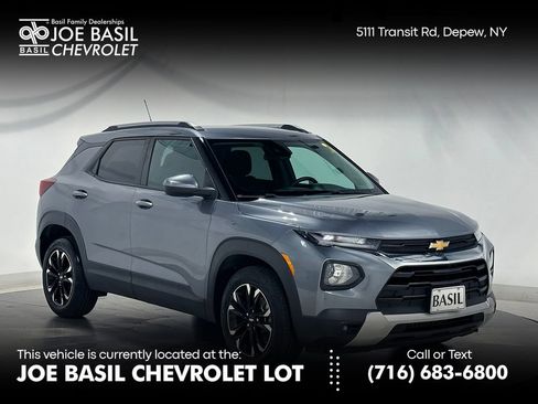 Used 2021 Chevrolet TrailBlazer LT w/ Driver Confidence Package FWD image 1