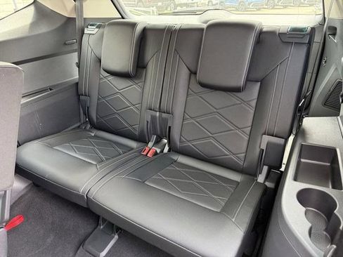Used 2026 Volkswagen Atlas SE FWD image 25
