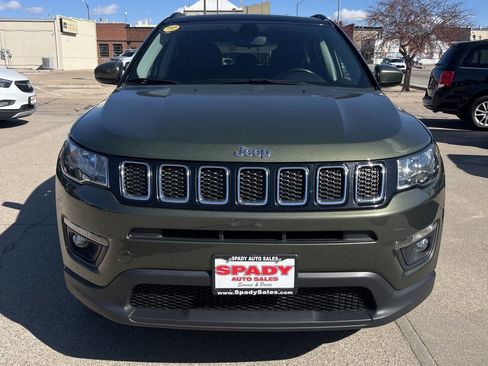 Used 2019 Jeep Compass Latitude w/ Cold Weather Group image 2