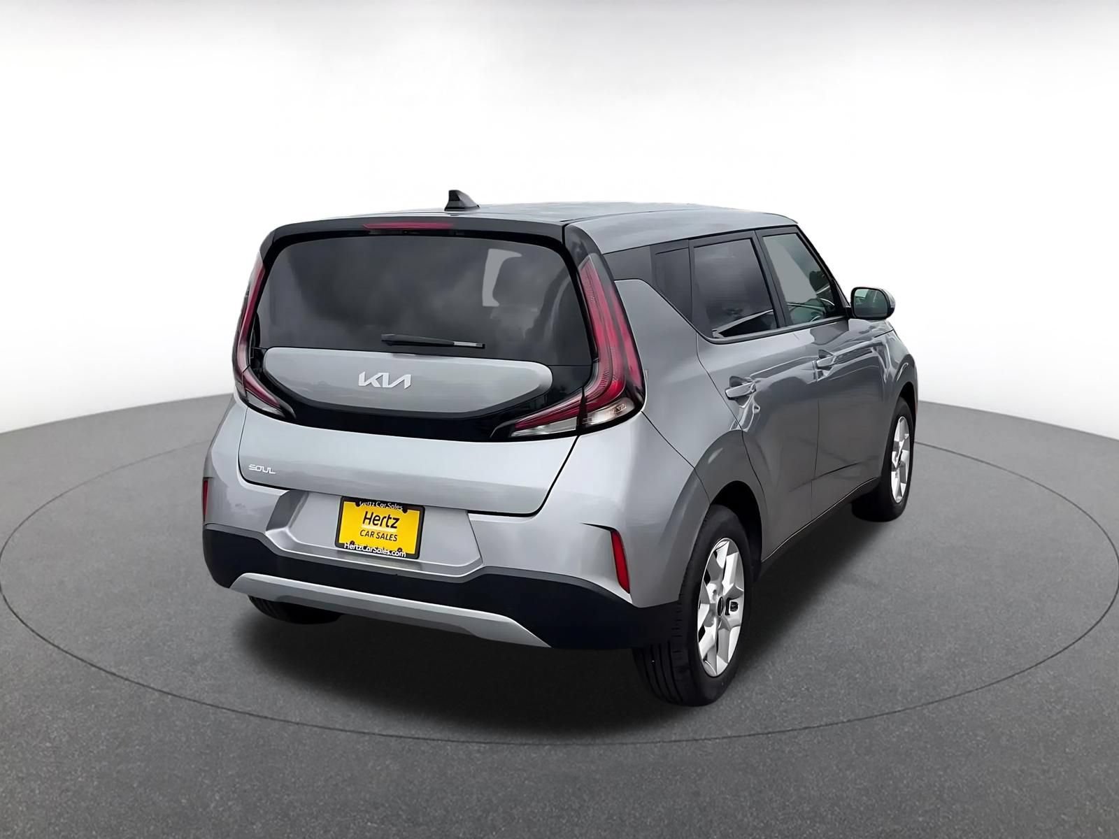 Used 2025 Kia Soul LX w/ LX Technology Package FWD image 14