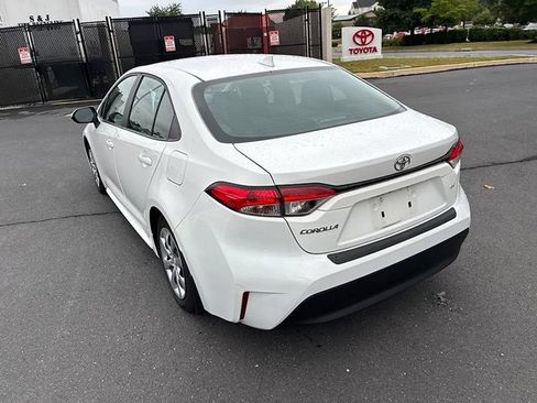 Used 2024 Toyota Corolla LE FWD image 11