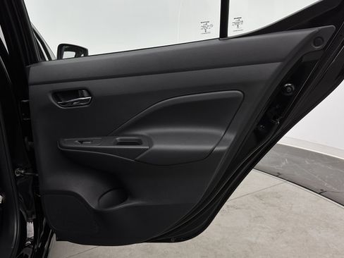 Used 2025 Nissan Versa SV FWD image 31