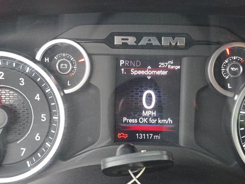 Used 2025 RAM 2500 Big Horn AWD/4WD image 5