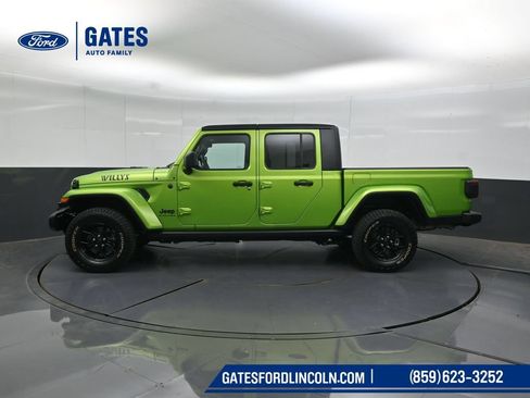 Used 2025 Jeep Gladiator Sport AWD/4WD image 7